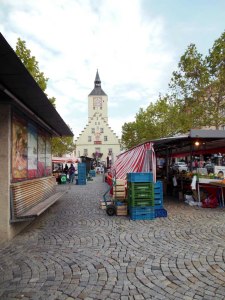 Markt, im Hintergrund das alte Rathhaus