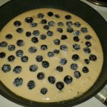 Heidelbeer-Pancakes mit Ahornsirup