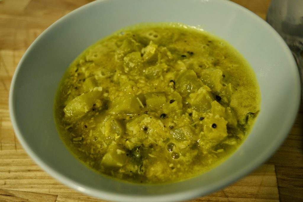 Bittergurken-Curry Pavakkai Pitla