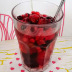 Beeren in Waldmeister Sirup