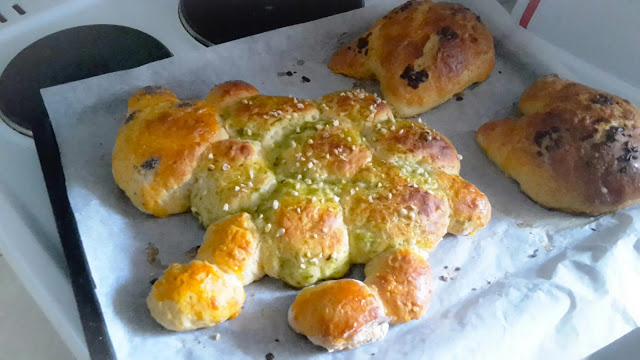 Hefetierchen auf Backblech
