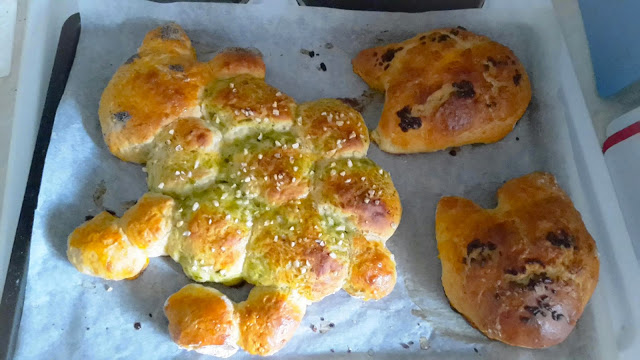 Hefetierchen auf dem Backblech
