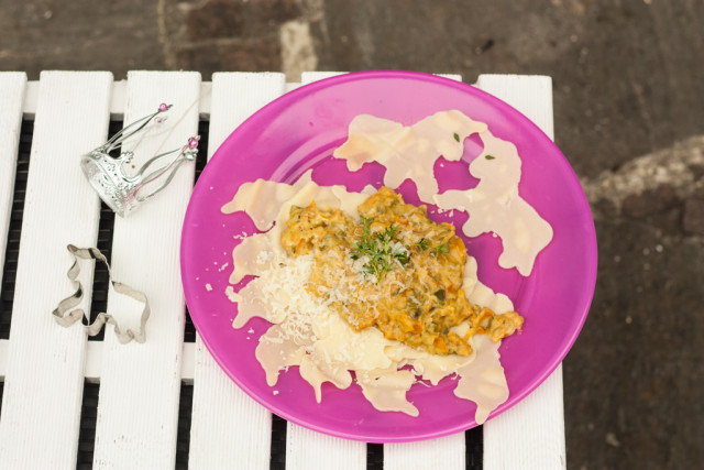 Einhorn-Pasta mit zauberhafter Paprika-Thymian-Sauce von Kochliebe