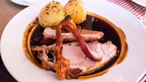 Schweinsbraten Restaurant Maxvorstadt Wirtshaus