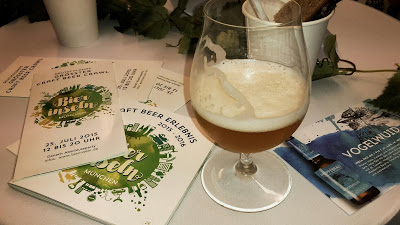 Bierglas bei den Münchner Bierinseln