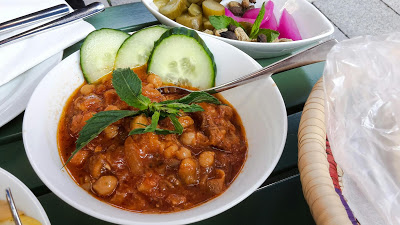 Leberkassemmel und mehr: Moussakkaa im Cardamom