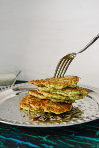 Leberkassemmel und mehr: Zucchini-Puffer (Mücver)
