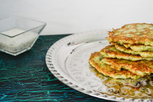 Leberkassemmel und mehr: Zucchini-Puffer (Mücver)