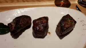 Leberkassemmel und mehr: Steaks im Urban Farmer Steakhouse in Cleveland