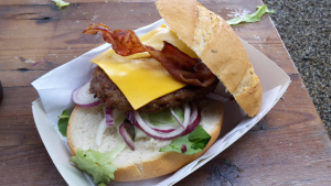 Leberkassemmel und mehr: Burger im Museumsviertel in Amsterdam