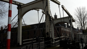 Leberkassemmel und mehr: Brücke in Amsterdam