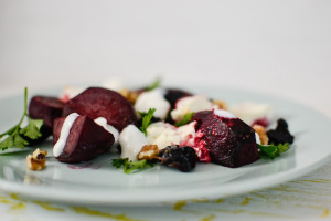 Leberkassemmel und mehr: Rote-Beete-Salat mit Backpflaumen