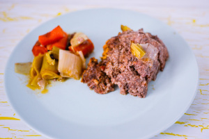 Leberkassemmel und mehr: Hackbraten mit Gemüse