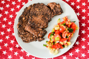 Leberkassemmel und mehr: Rib-Eye-Steak mit Salsa