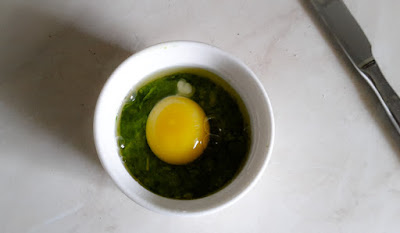 Ei en Cocotte mit Bärlauch