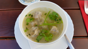 Leberkassemmel und mehr: asiatische Suppe