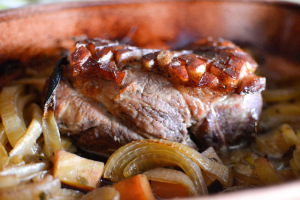 Leberkassemmel und mehr: Krustenbraten mit Speckknödel
