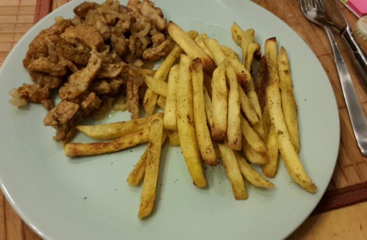 Geschnetzeltes mit Pommes