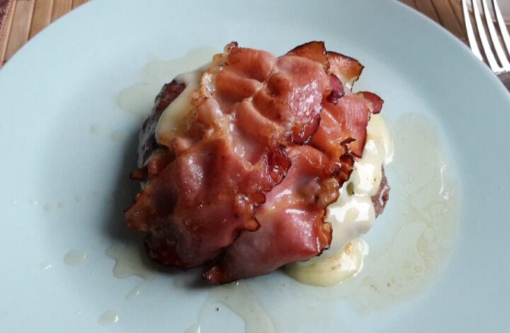 Dry Aged mit Käse und Bacon