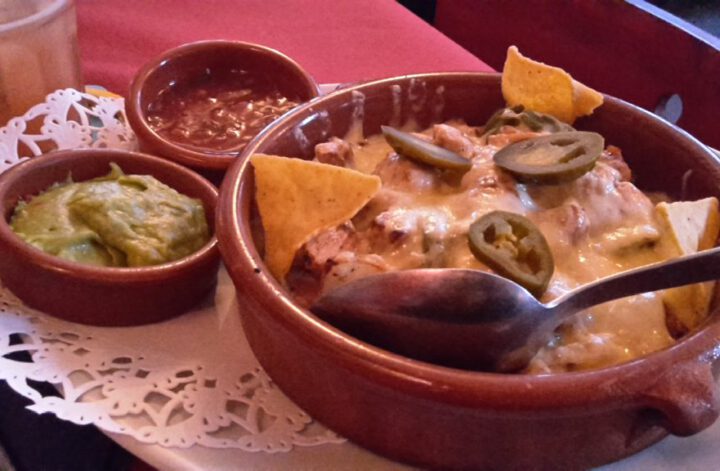 Cazuela de nopales con pollo