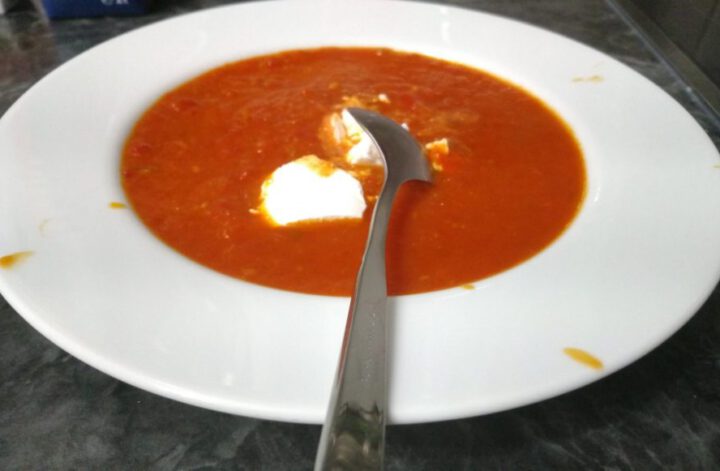 Tomaten-Paprika-Suppe