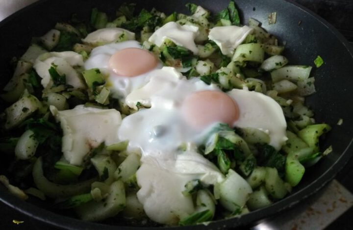 Grüne Shashuka
