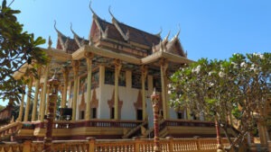 Wat Ek Phnom