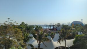 Blick von The Palm Richtung Hochhäuser